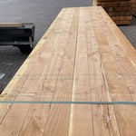 Ca. 38 Douglas balken fijnbezaagd, 100x100mm, lengte 300cm